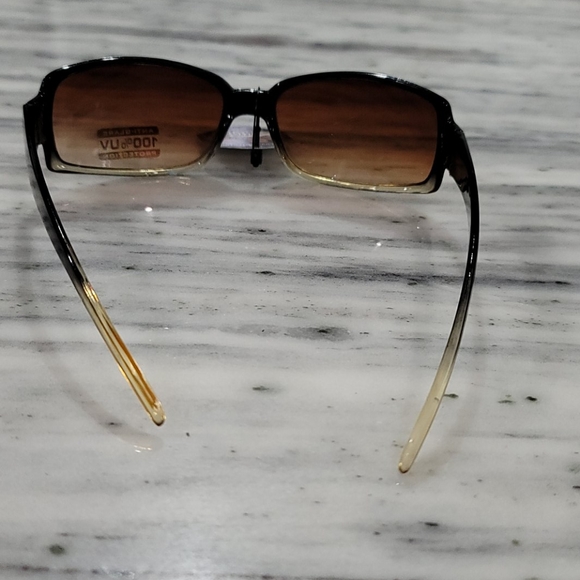 Sunglasses - Picture 3 of 6